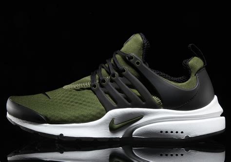 olive green Nike Presto